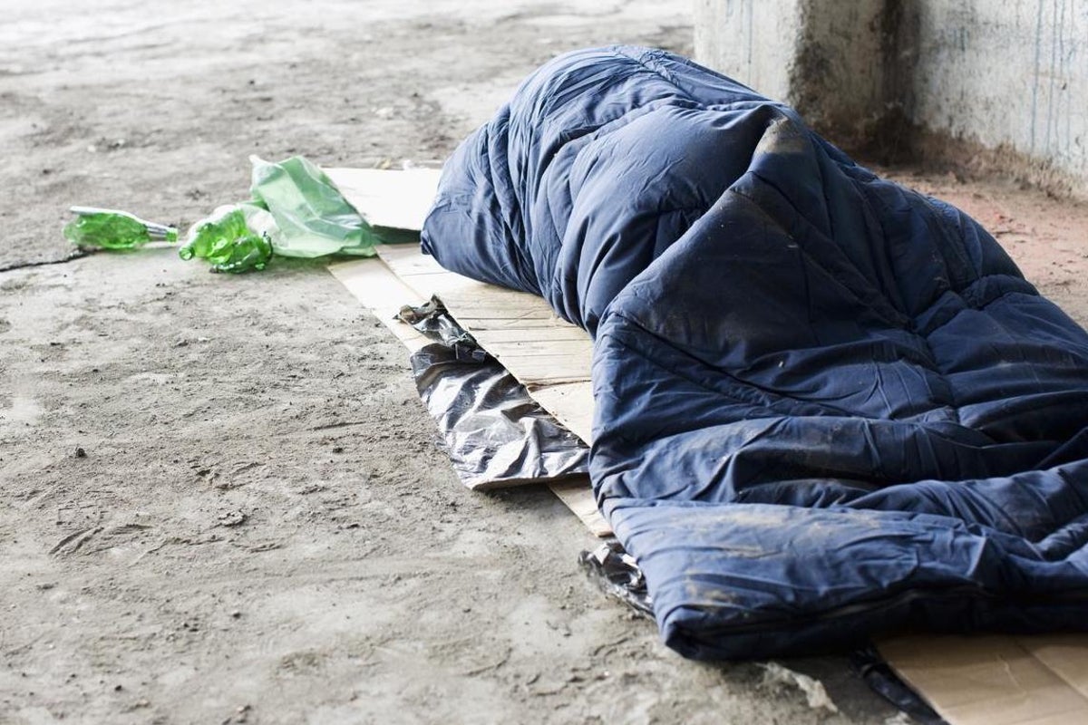 Homeless people to get stab-proof coats that turn into sleeping bags amid  growing violence | The Independent | The Independent